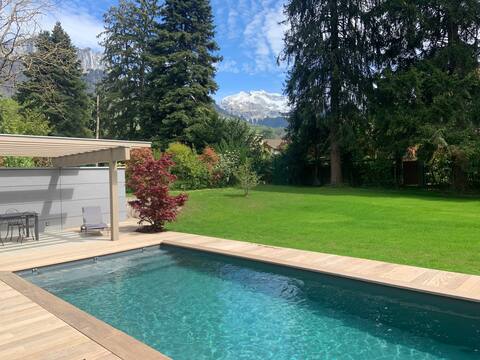 Exceptional contemporary pool villa