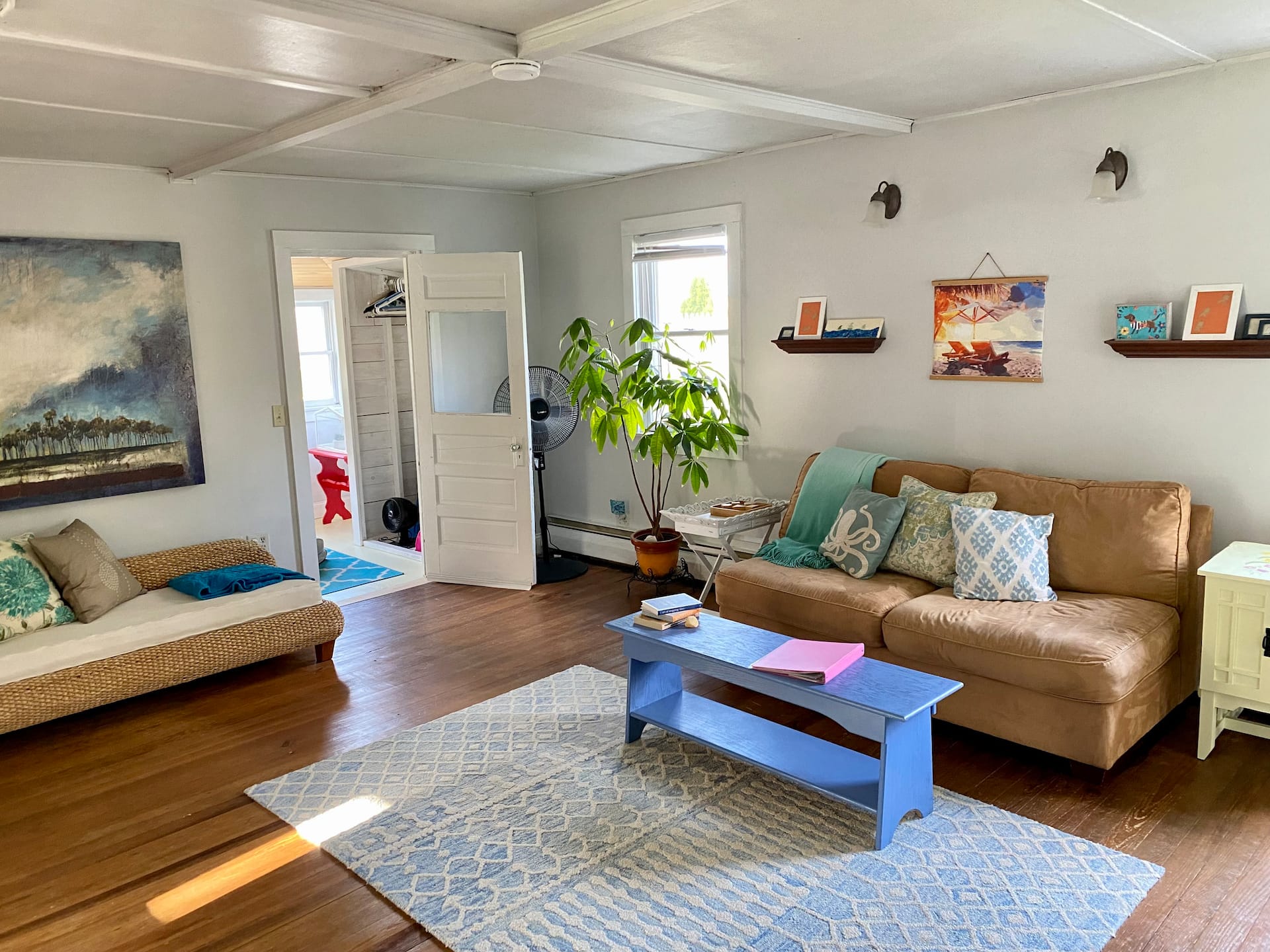 1920’s charming dollhouse near South Cove