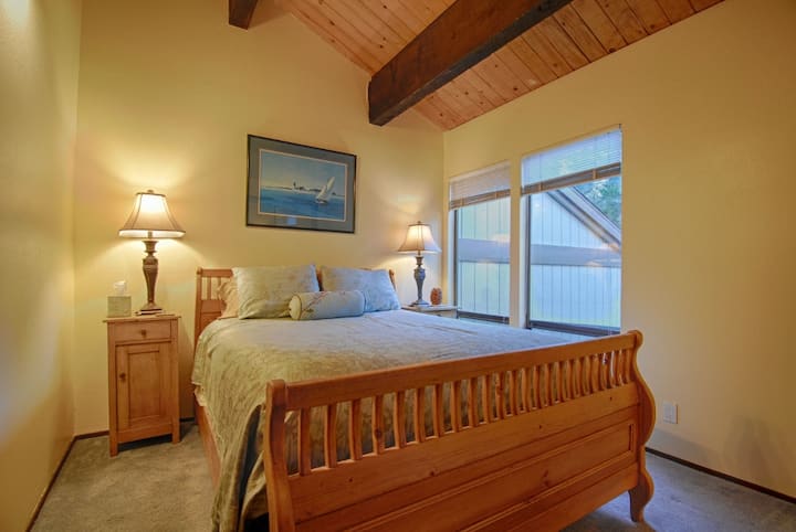 Спалня #3 - двойно легло на средно ниво 