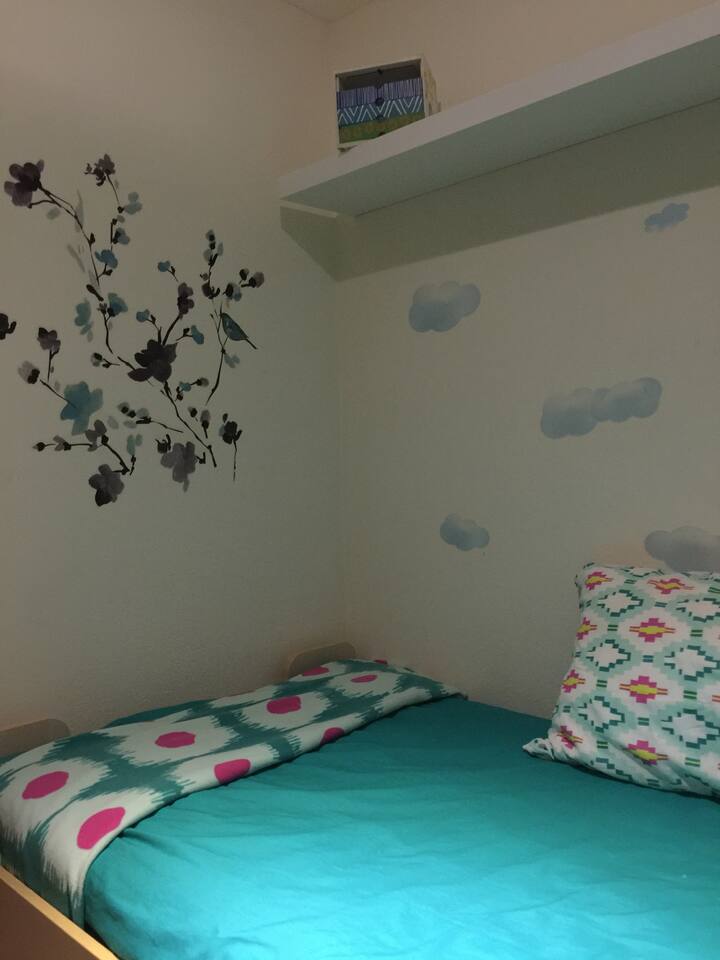Tercer habitacion con 1 cama twin infantil.
