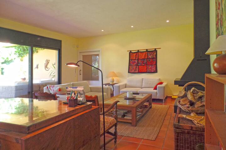 Villa 8P-4Bedr-Pr.pool-WiFi-big garden-600m BEACH gallery image 3