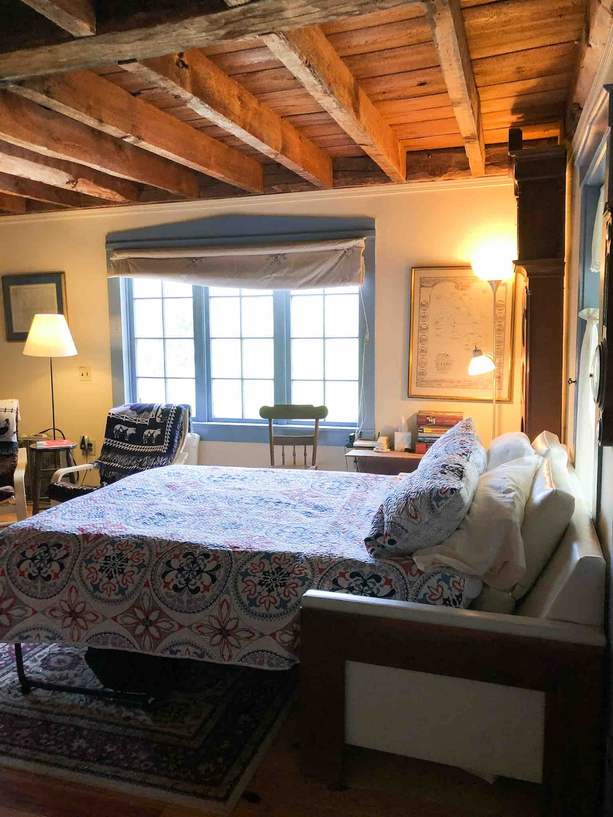 El dormitorio privado n.º2 tiene el sofá cama más cómodo del mundo. Debido principalmente al topper de espuma de 4 pulgadas:)