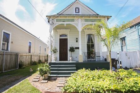 Ride the Streetcar to the French Quarter!