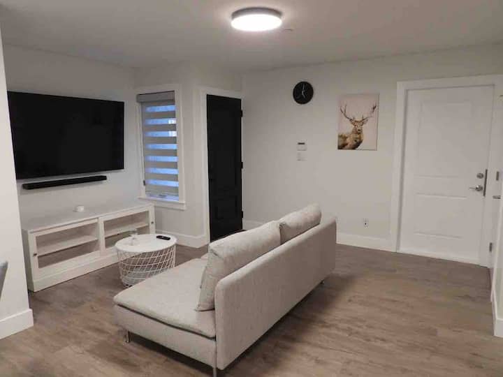 Cozy Modern 2-bedroom Private Suite - 리치먼드