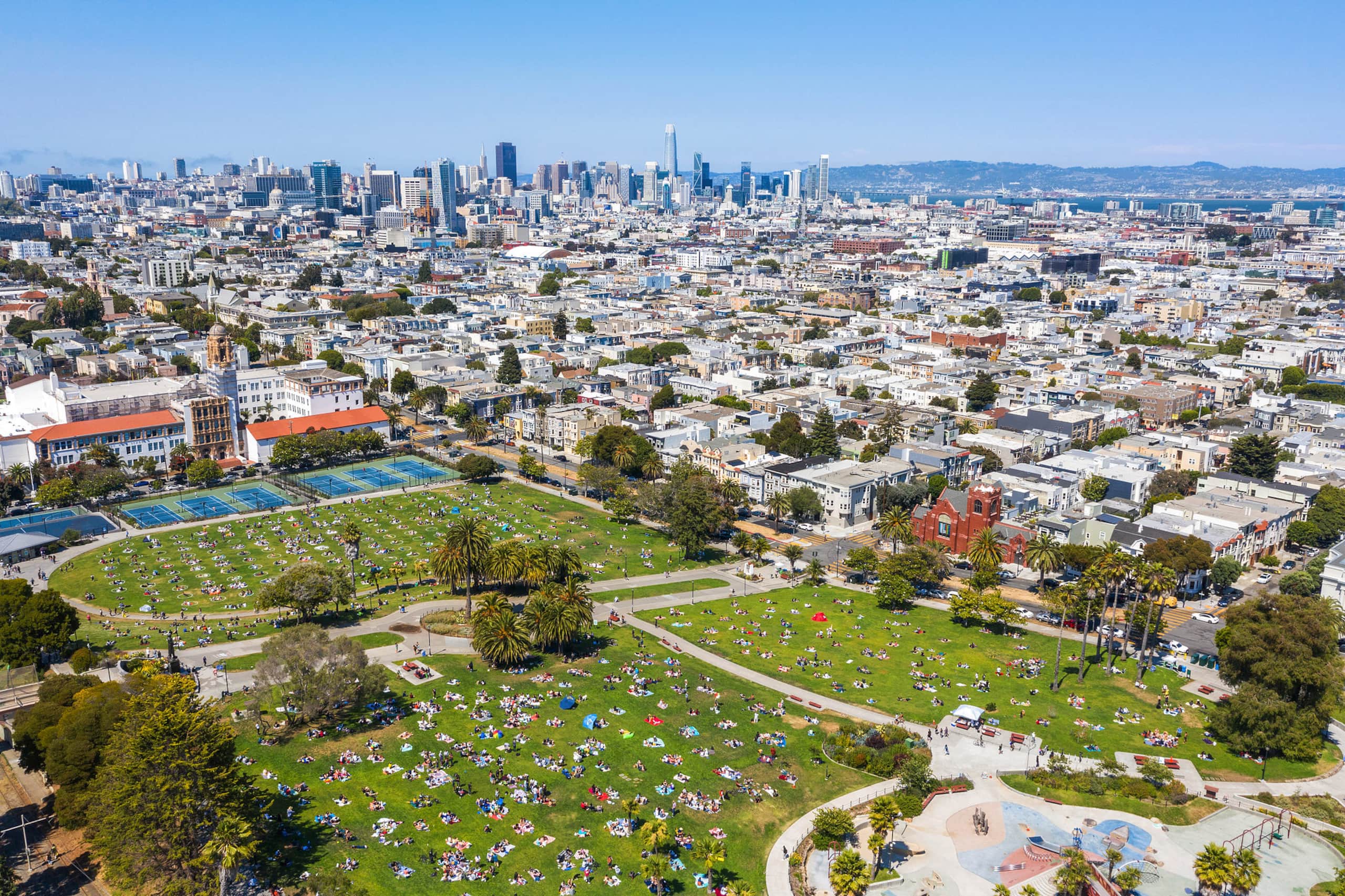 Home in San Francisco · ★4.95 · 1 bedroom · 2 beds · 1 bath - Image 42