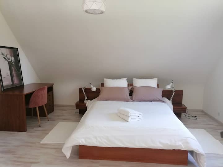 Habitación 2 en el piso de arriba 
