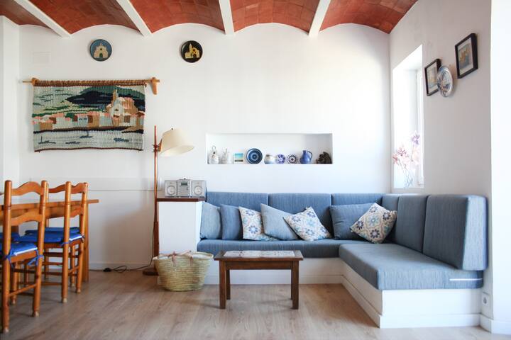 Traditional Front Sea View Cadaqués gallery image 5