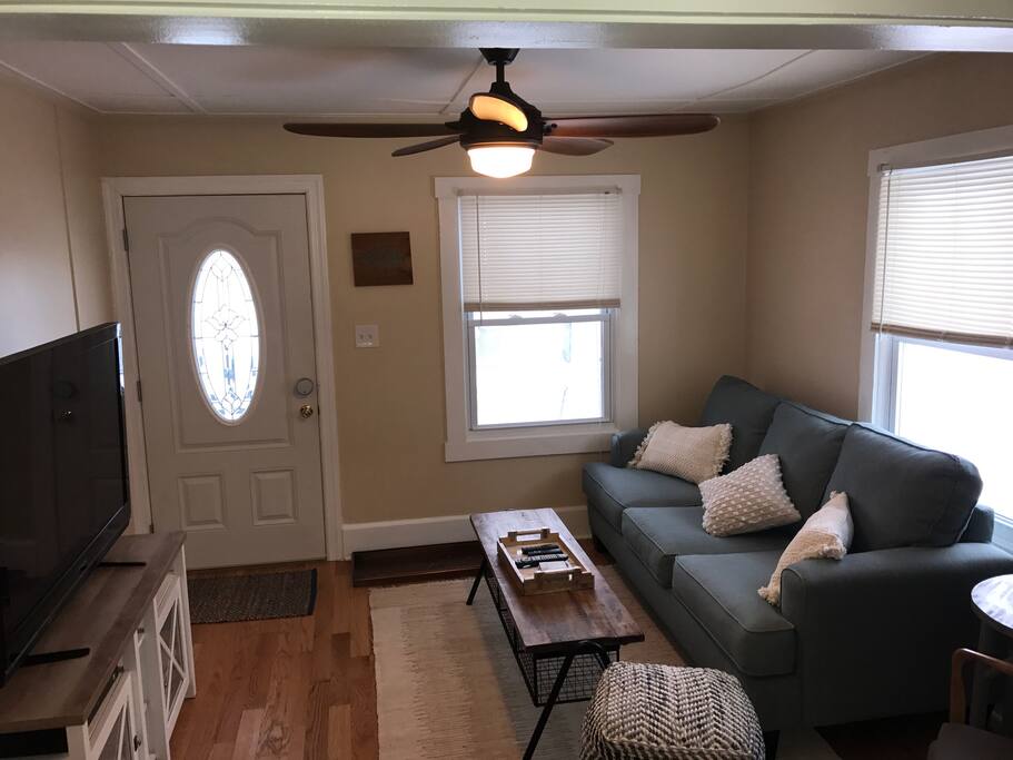 Dining Room Facing the Front Door