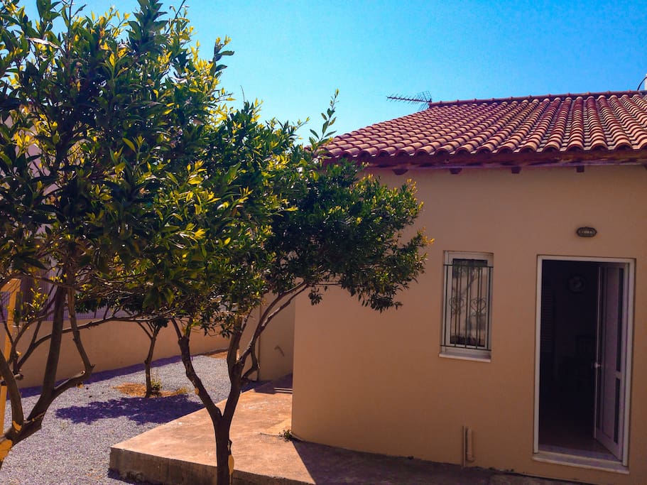 The house was built in 1934 and renovated since then.the garden is private and has it's own garage space,a beautiful lemon tree and two orange trees ,you can grab your orange or lemon in an instant.