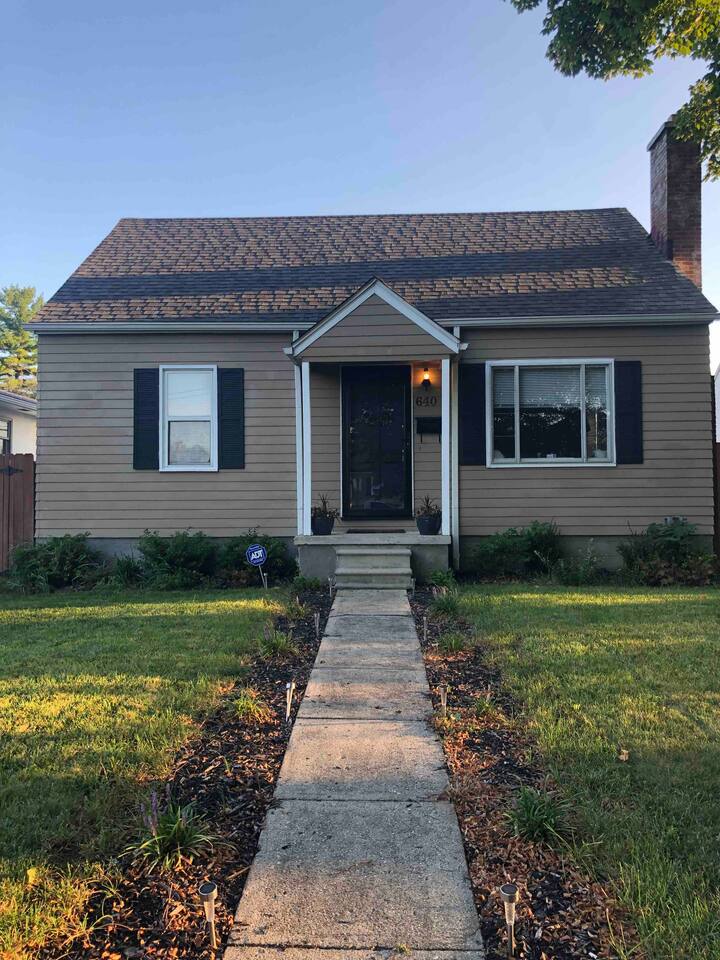 Clintonville Cape Cod Classic - Airbnb