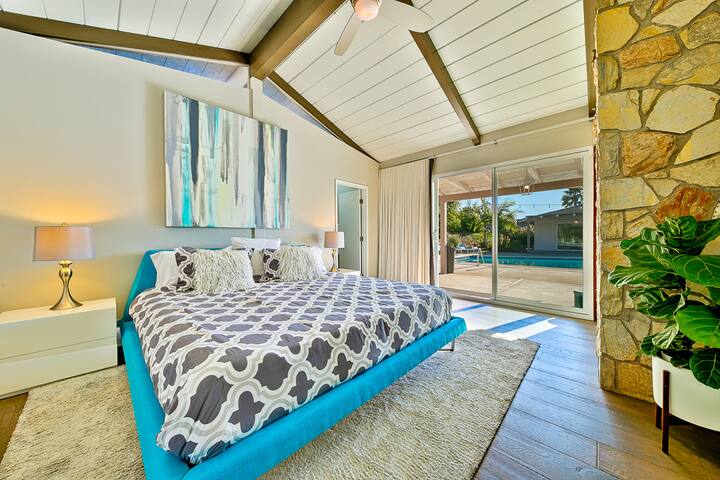 Luxury Gateway to La Jolla gallery image 2