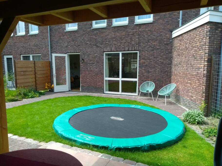 Huis vanuit overkapping