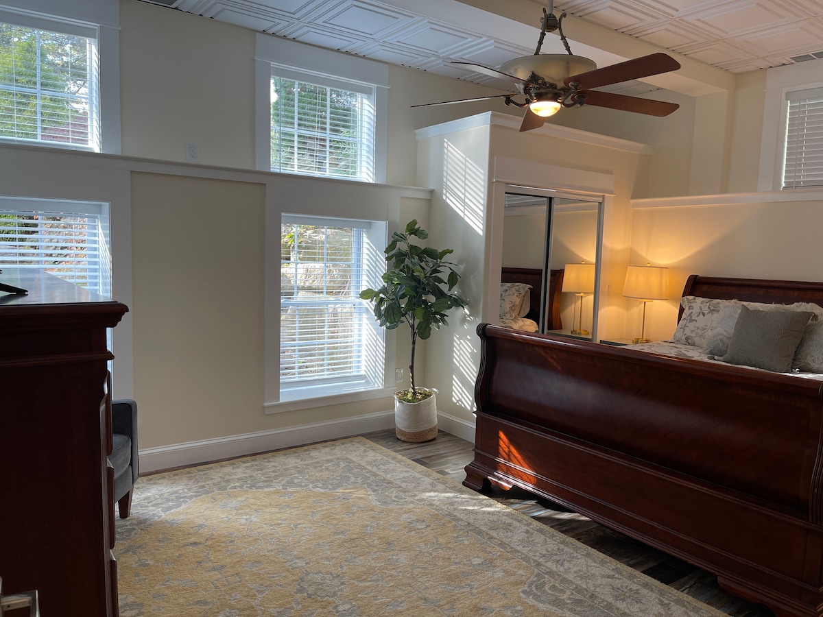 חדר שינה ראשי מרווח