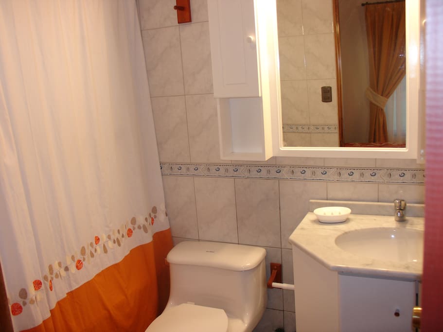 Baño 1 casa Ovahe