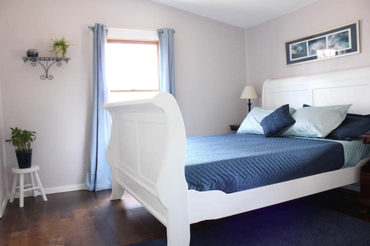 Master Bedroom with Queen Memory Foam Mattress