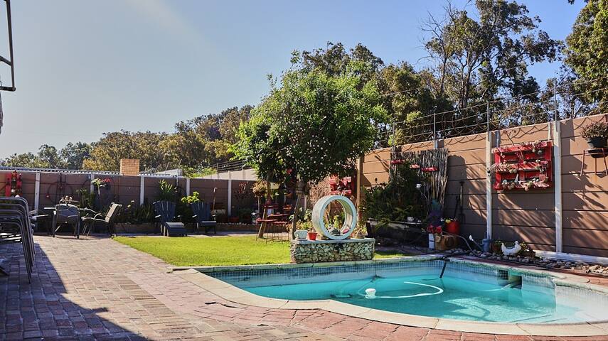 Vacay Van Der Style #Poolhouse gallery image 2