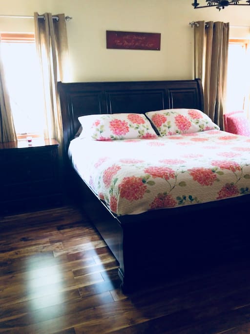 King size bed with pillow top mattress for a great night sleep. Acacia Hardwood floors are throughout the house (no carpets for your allergy concerns.