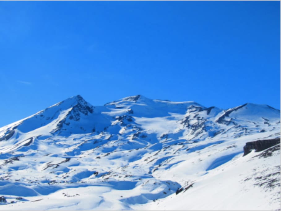 Nevado de Chillán.
desde el valle Sangri-la, en dirección nor-este.