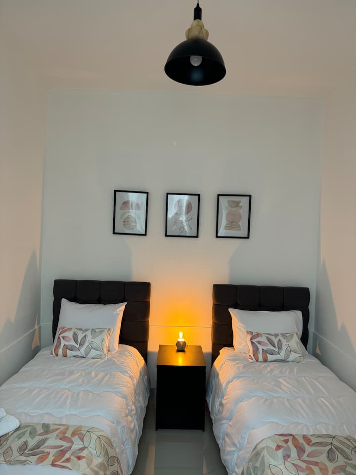 Dormitorio de repuesto, 2 camas individuales.