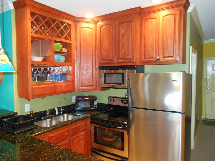 FULL KITCHEN GABINETS