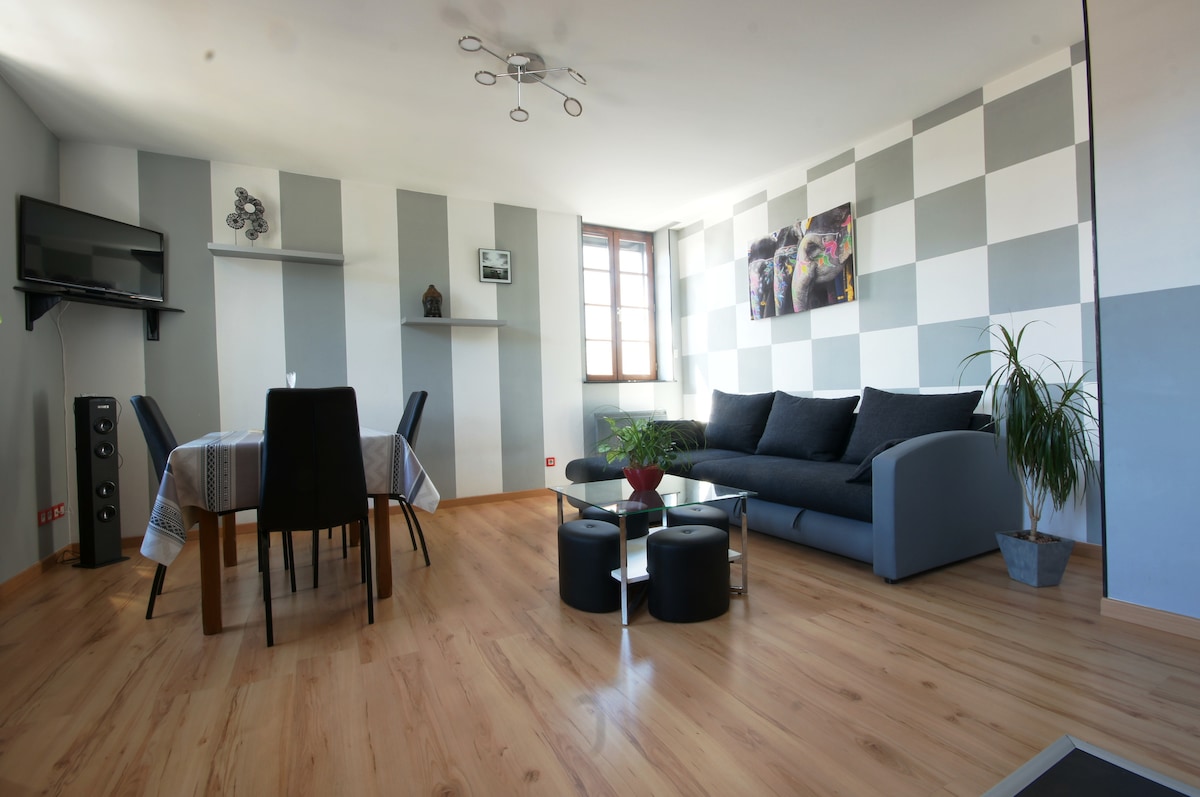 Popular Airbnb listing: F2 At the foot of the Thermal Baths *** in Luxeuil Les Bains
