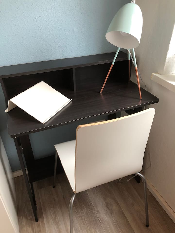 Schlafzimmer 1