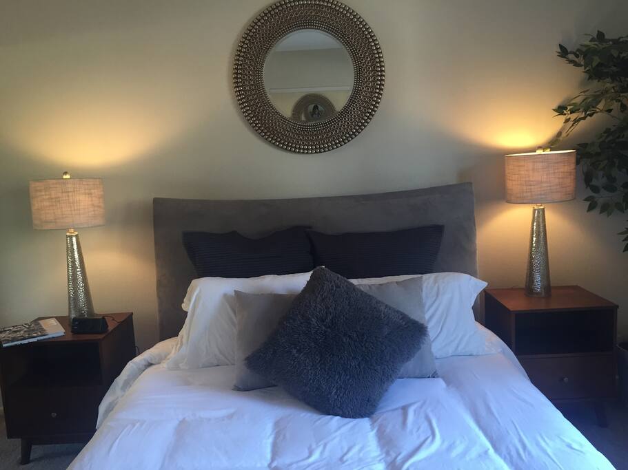 Bedroom - Queen sized bed