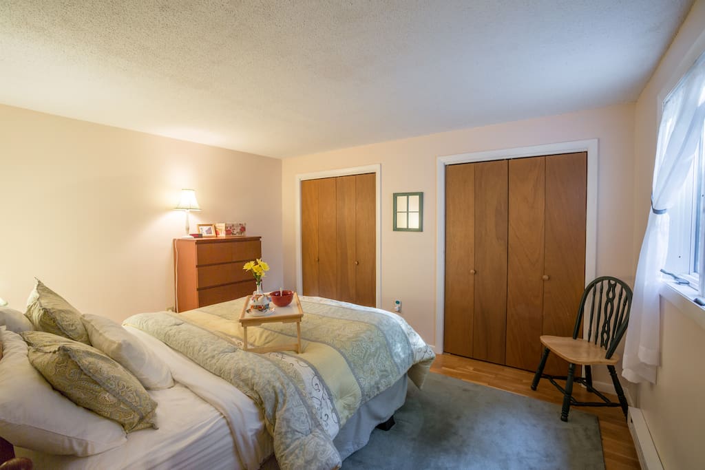 Master bedroom with queen size bed