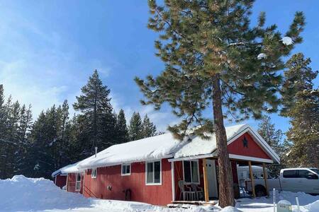 Waldo Lake Vacation Rentals & Homes - Oregon, United ...