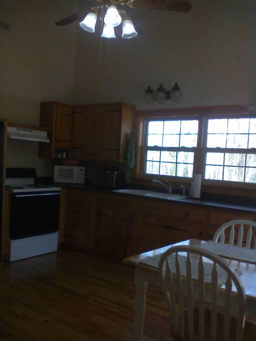 Eat-in Kitchen