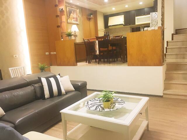 Orsay – 12min to MRT station on foot gallery image 4