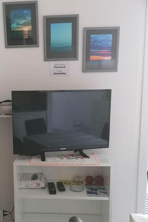 Top performing Airbnb: Zaton-2 bedroom apt 50m from sea #1 in Zaton