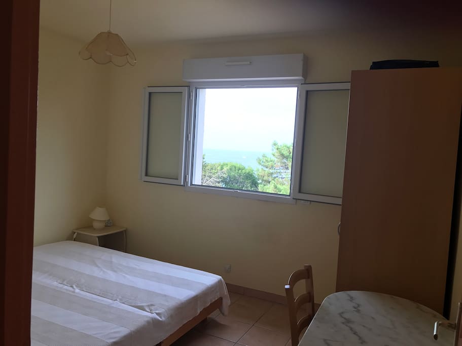 chambre 2 (deux lits vue sur mer étage supérieur)