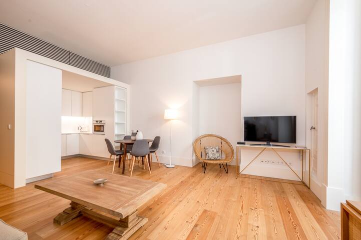 Arco Augusta B Amazing 2BED NEW APT@Praça Comercio gallery image 2