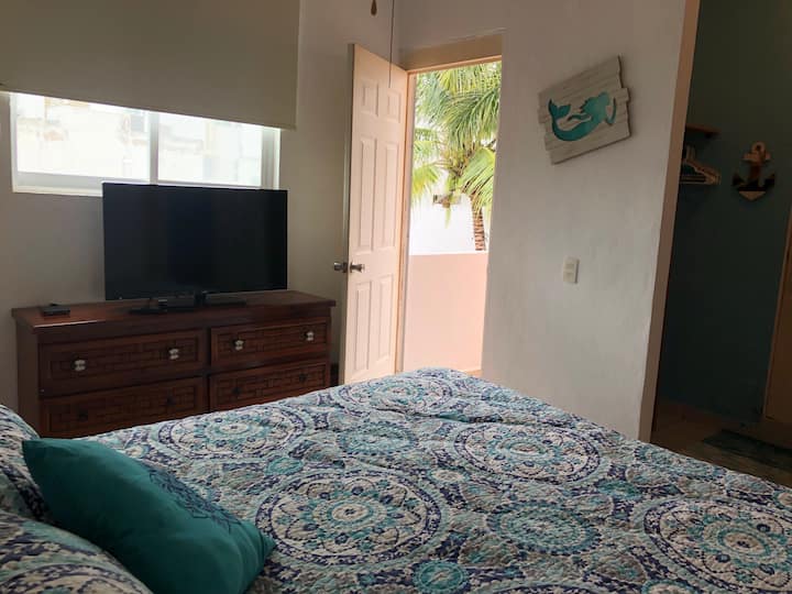 غرفة النوم الرئيسية ، (الغرفةرقم1) شرفة من غرفة النوم الرئيسية