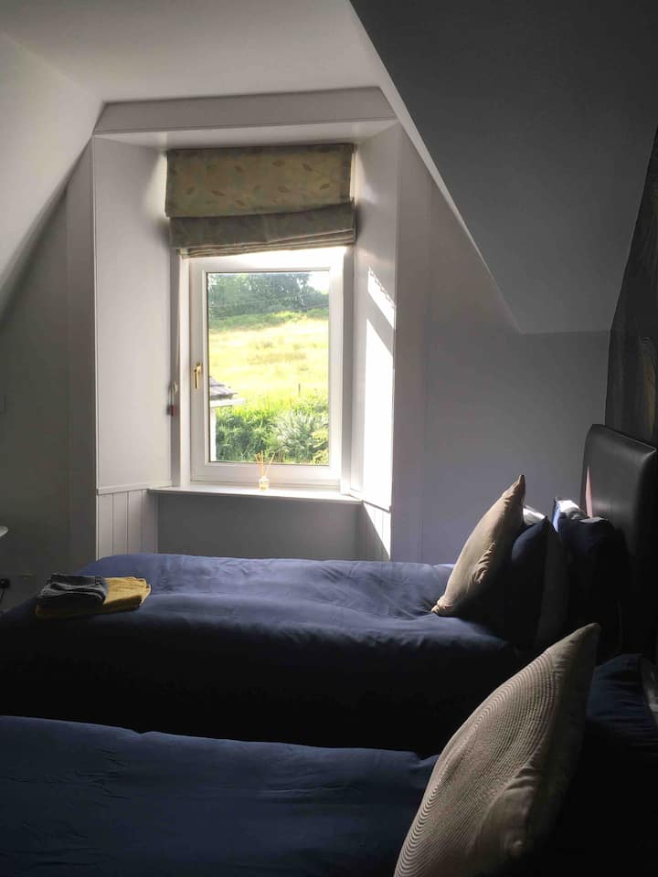 ห้องนอนที่ 2: เตียงคู่ 