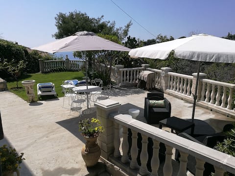 Popular Airbnb listing: Apartment Villa classified 2 stars in Menton