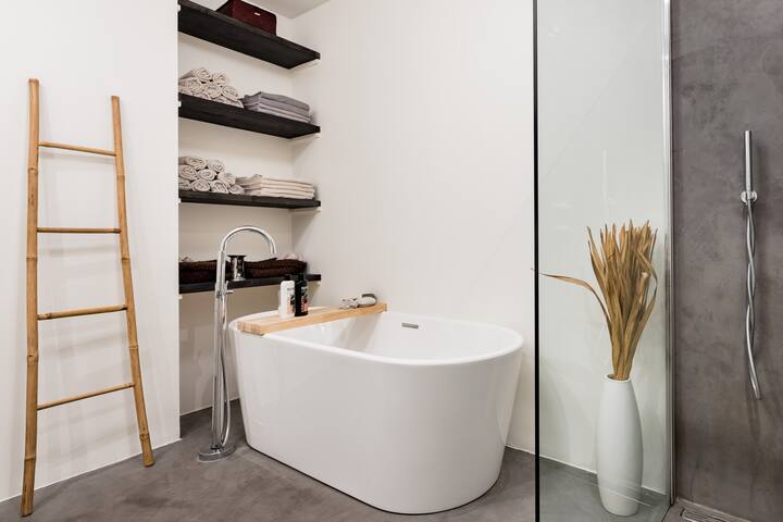 historisch pakhuis in hartje Gent gallery image 5