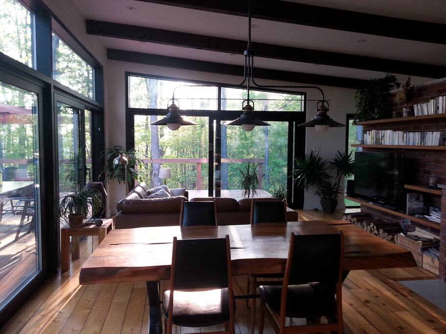 aire ouverte, éclairée, ventilée et chaleureuse