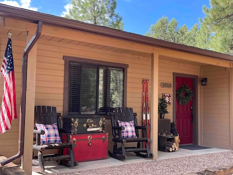 Top Airbnb: Cozy cabin #2 near Rainbow Lake with king bed in Lake Of The Woods