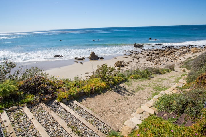 Casa di Pietra - Gated Estate on Malibu Beach
