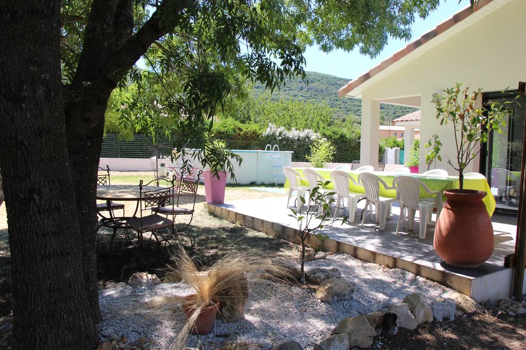 VUE dégagée sur JARDIN