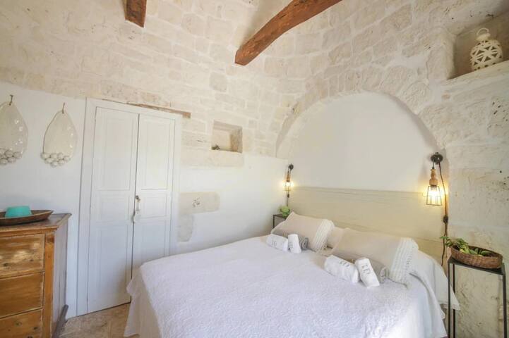 Charming trulli Style “Il Pinnacolo Verde” gallery image 4