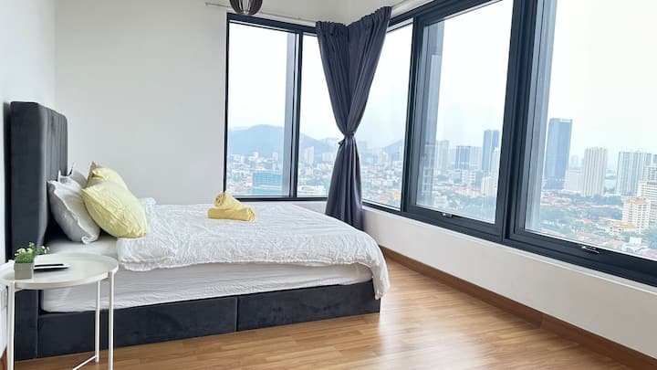 Од главната спална соба се гледа прекрасно зајдисонце и поглед на море 