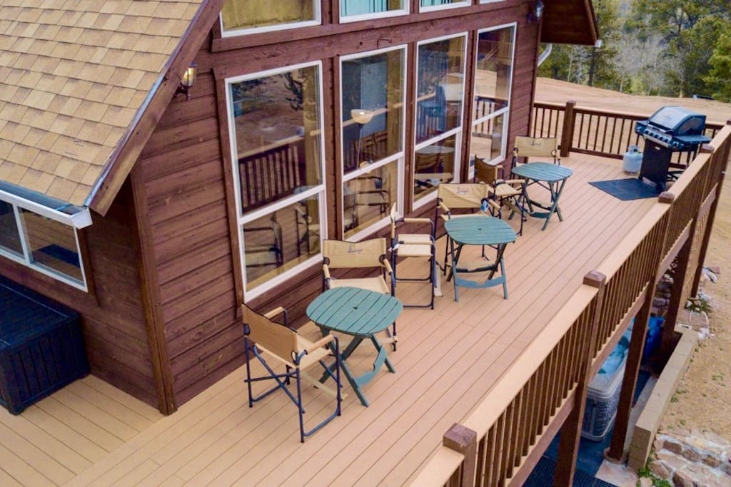Hang out on the deck and take in the MAGNIFICENT VIEWS.