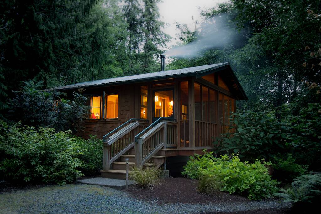 The Writer's Refuge Cabins for Rent in Langley, Washington, United States