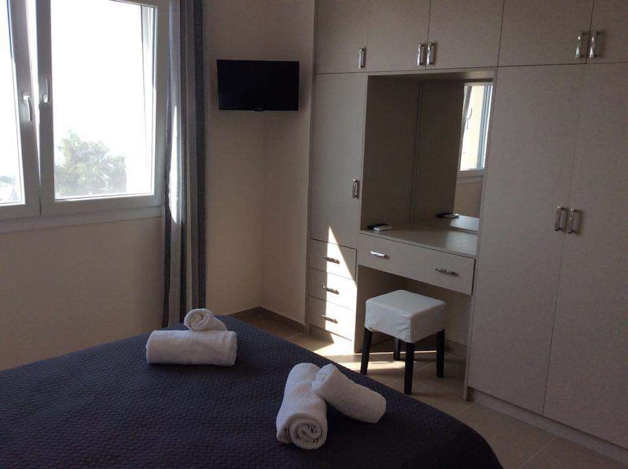 Villa Alya Babarbati Corfu | Bedroom