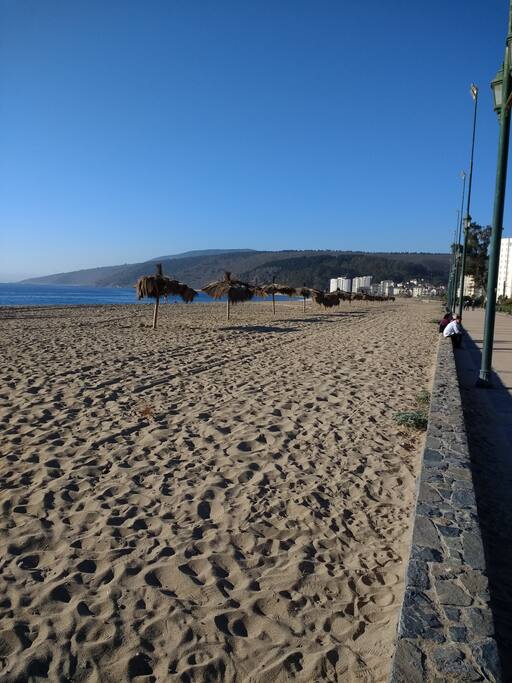 Hermosa playa a 1,5 km de distancia.