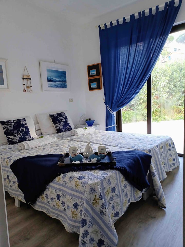 Modrá izba s dvoma lôžkami 90 cm