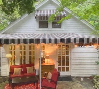 Private In-Town Garden Cottage